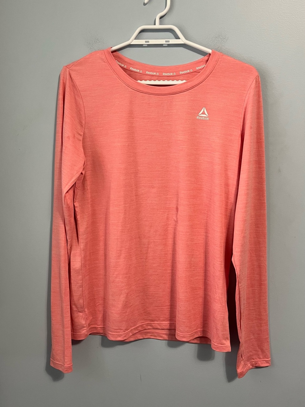 ✨ 3/$30 Reebok Pink Marled Long Sleeve Relaxed Workout Top Thumb Holes Size M